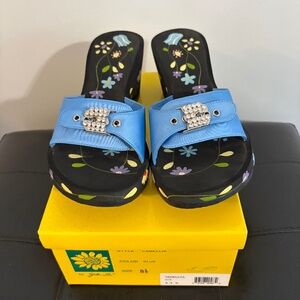 Yellow Box Y2K Blue Chunky Sandals so 8.5 Womens NIB